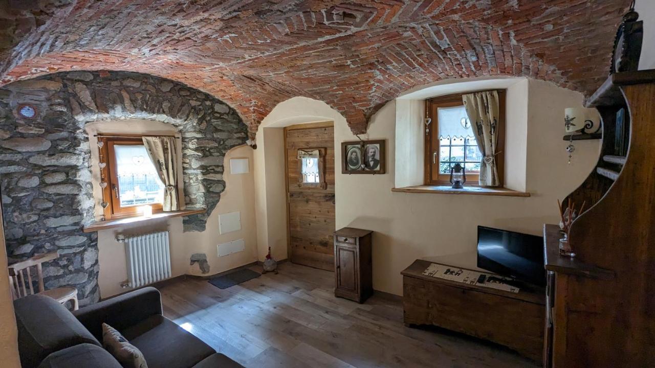 Maison Du Pont Romain Aosta Bagian luar foto