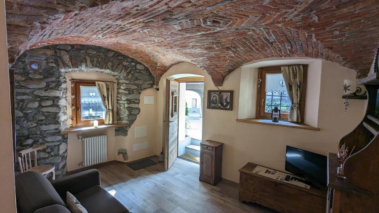 Maison Du Pont Romain Aosta Bagian luar foto